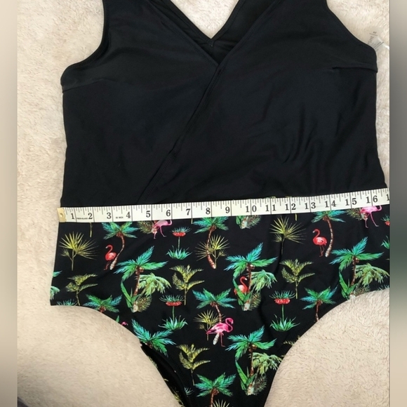 Cupshe Palm Tree V-Neck Swimsuit 2X - Picture 3 of 4